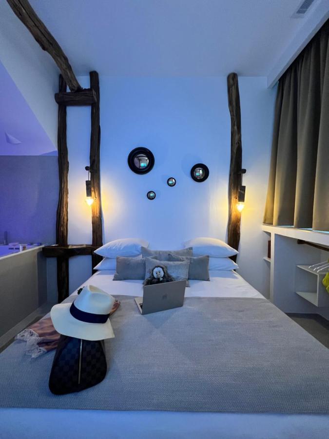 Tamarin & Capucin Suite Balneo Aubagne Exterior photo